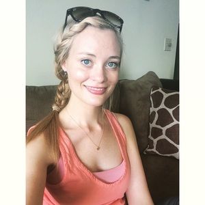 Meet your Posher, Cassi